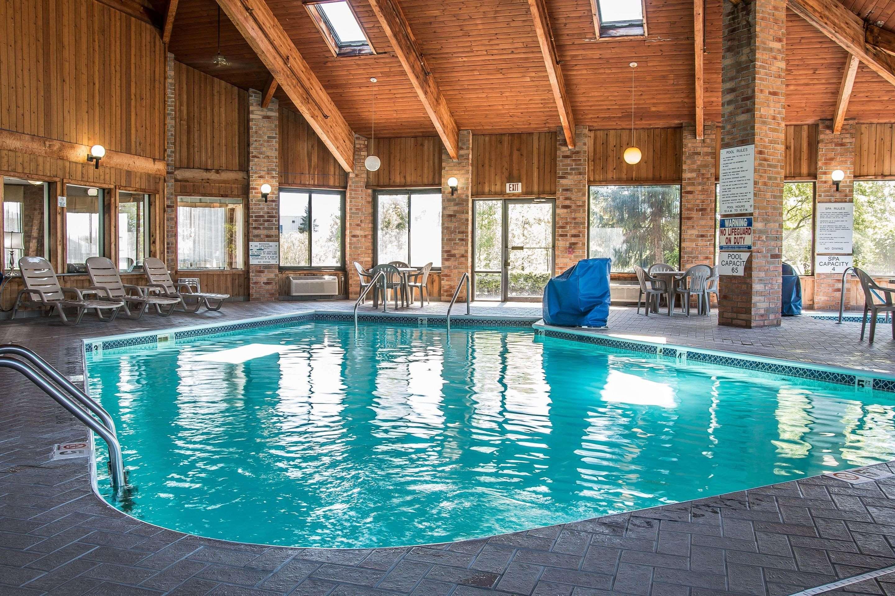 Quality Inn Grand Rapids South-Byron Center Cutlerville Екстериор снимка