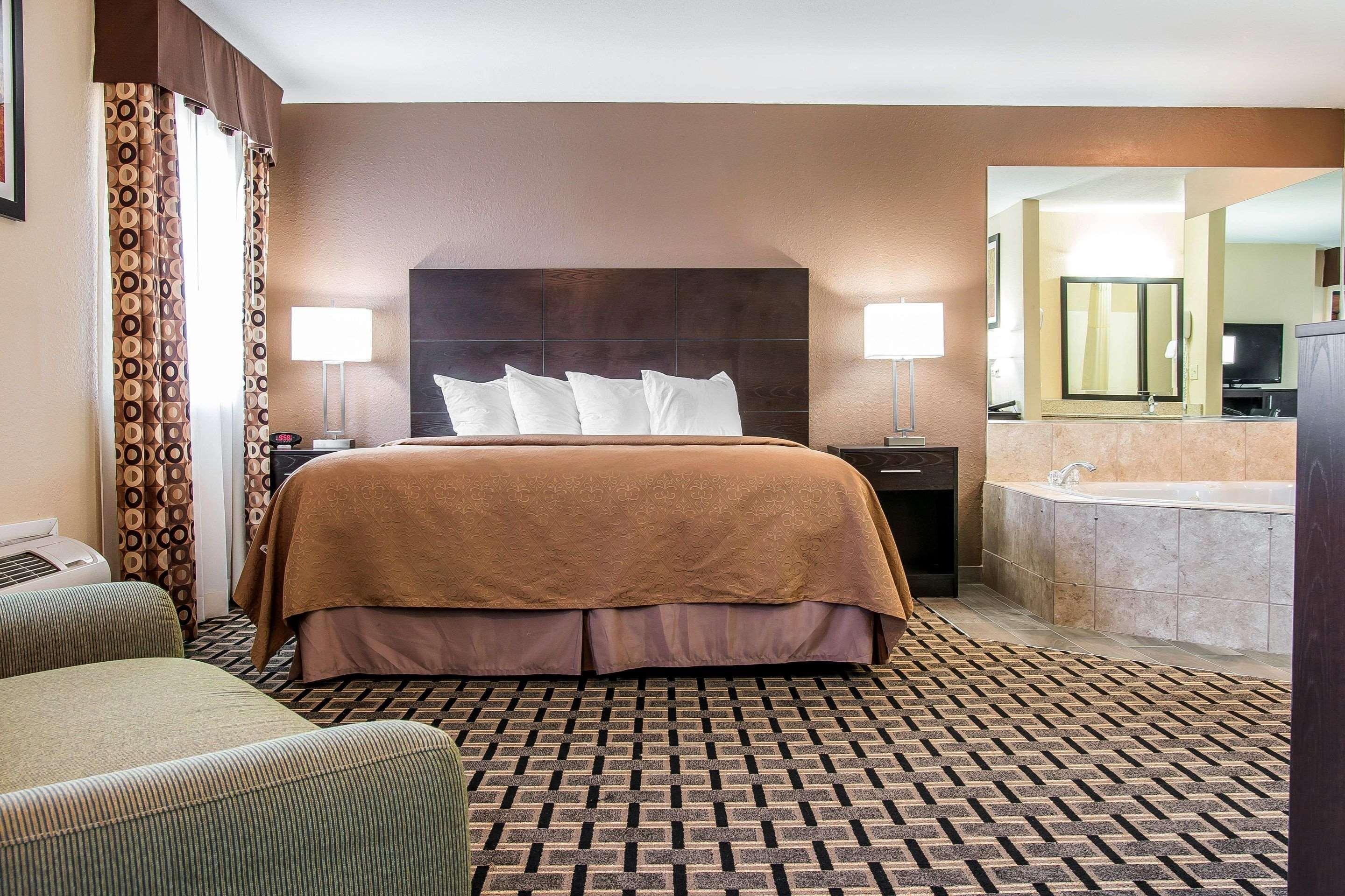 Quality Inn Grand Rapids South-Byron Center Cutlerville Екстериор снимка