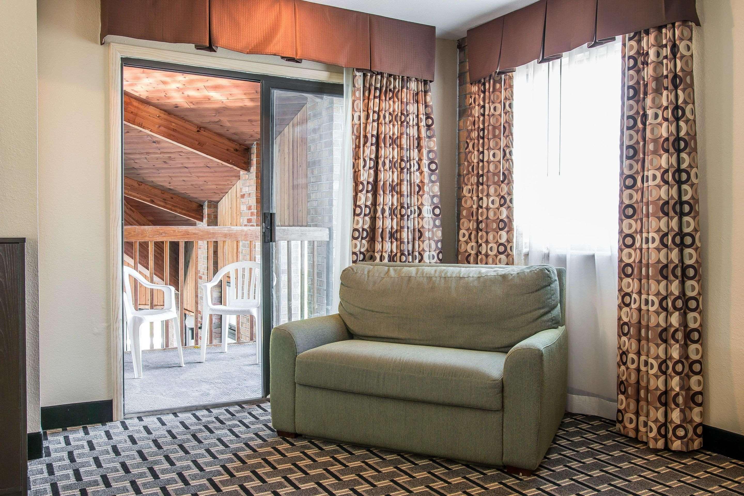 Quality Inn Grand Rapids South-Byron Center Cutlerville Екстериор снимка